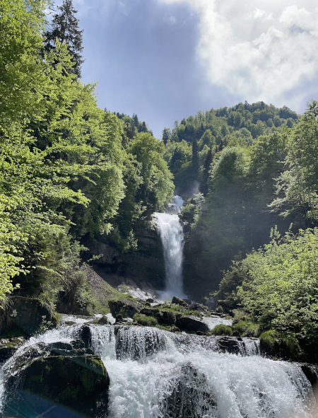 Wanderung um die Giessbächfälle